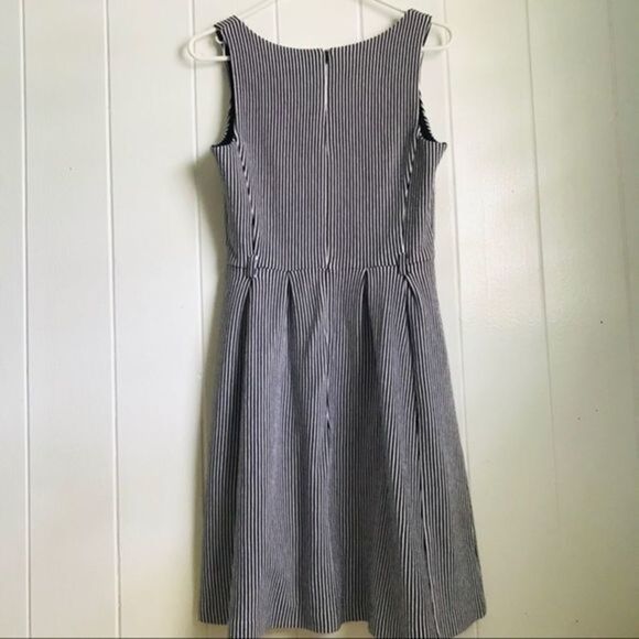 Elle • Vertical Stripe Fit n Flare Sheath Dress - Picture 4 of 5